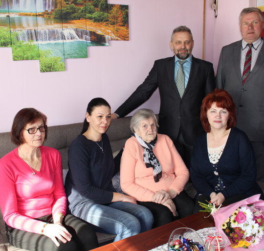 90-ojo gimtadienio proga pasveikinta Janina Domeikienė
