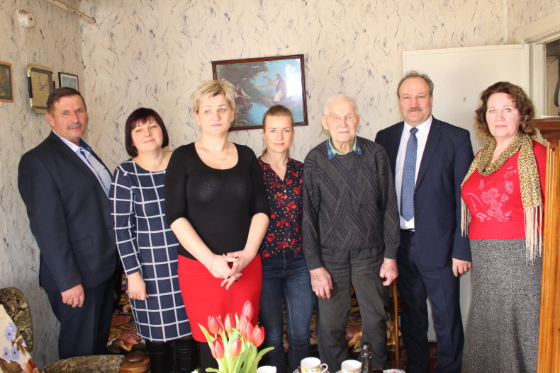 Savivaldybės vadovo sveikinimai Usėnuose gyvenančiam šimtamečiui