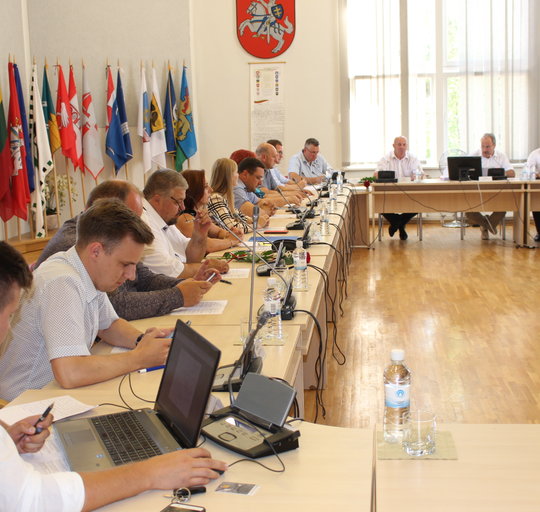 Tarybos nariai aršiai gynė savo pozicijas