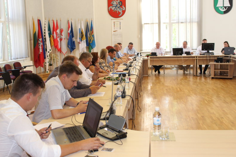 Tarybos nariai aršiai gynė savo pozicijas