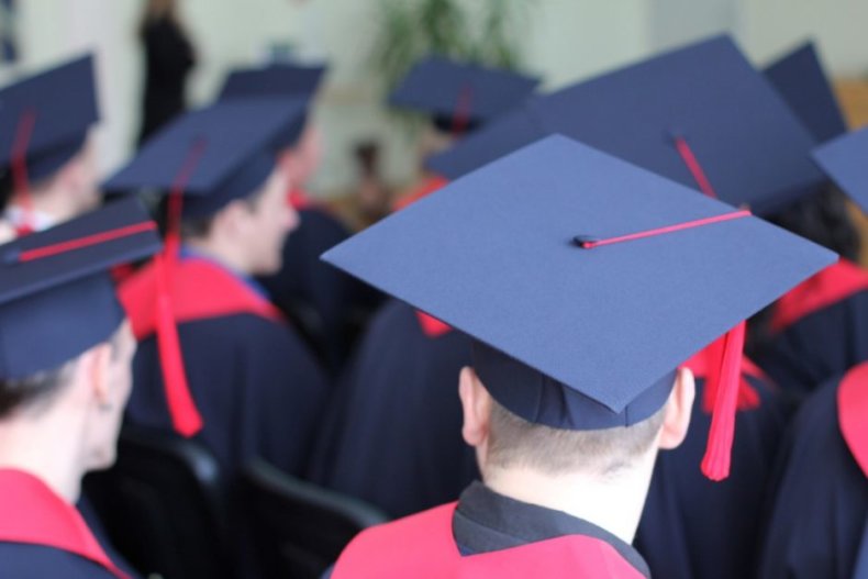 Kviečiame teikti kandidatūras į Šilutės rajono savivaldybės studentų rėmimo programos komisiją
