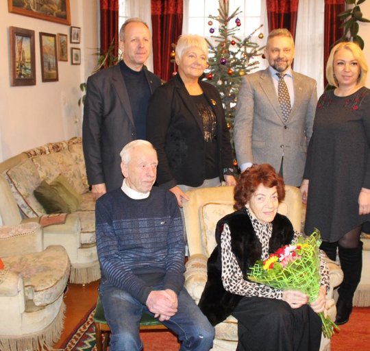 90-mečio proga pasveikinta pedagogė senjorė Aldona Petrošienė