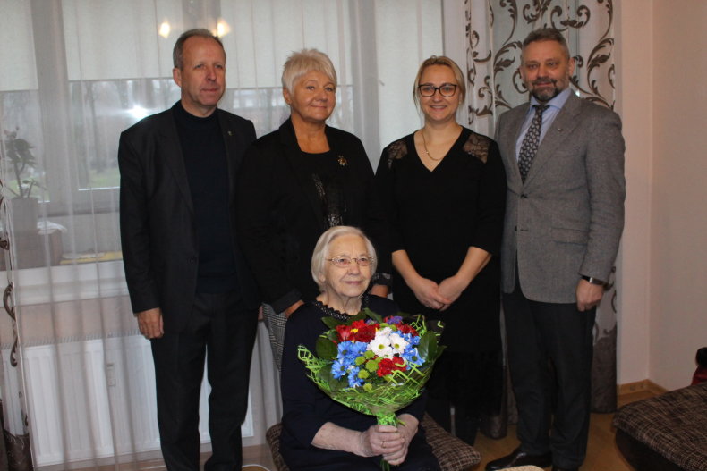 90-mečio šventė užliejo Stasės Stanišauskienės namus