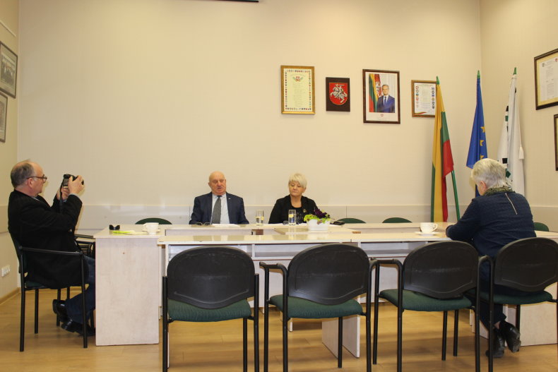 Spaudos konferencijoje: apie Macikų lagerio palaikų ekshumavimą, vandens kelius ir Uostadvaryje...