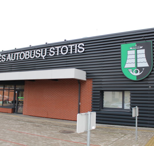 Keliaujantiems viešuoju transportu - dėl autobusų maršruto sustabdymo