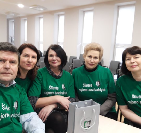 „1000 kalbos klaustukų“