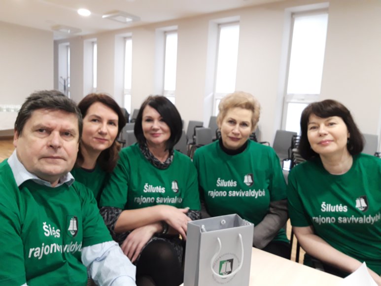 „1000 kalbos klaustukų“