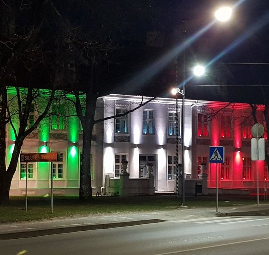 Hugo Šojaus dvaras nušvito Italijos vėliavos spalvomis