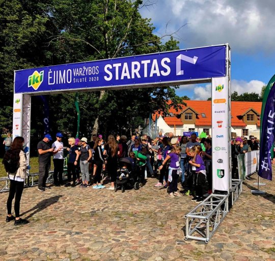 Tūkstančiai žmonių atrado Šilutę: vyko tradicinė ėjimo šventė