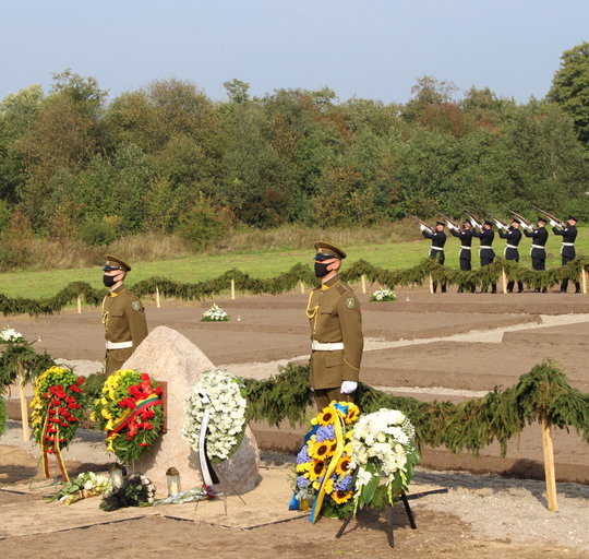 Macikuose pašventinta perlaidotų karo belaisvių palaikų kapavietė