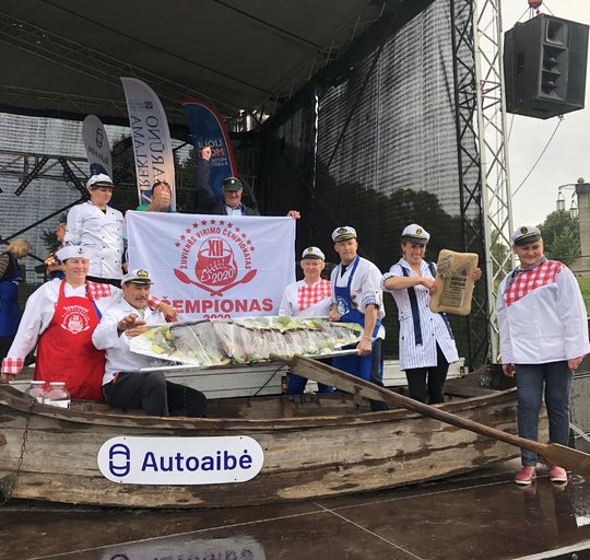 12-asis žuvienės virimo čempionatas sukvietė į Rusnę