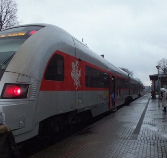 Dėl traukinių keliamo triukšmo Šilutės mieste