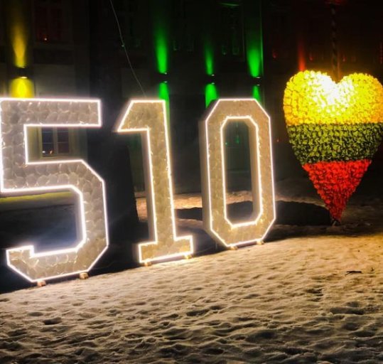 Prie Šilutės dvaro - Šilutės 510 metines simbolizuojantys skaičiai