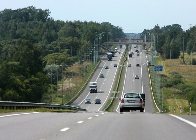 Nuo balandžio 7-osios Lietuvoje atlaisvinami judėjimo ribojimai