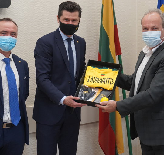 Savivaldybėje apsilankė Lietuvos futbolo federacijos prezidentas