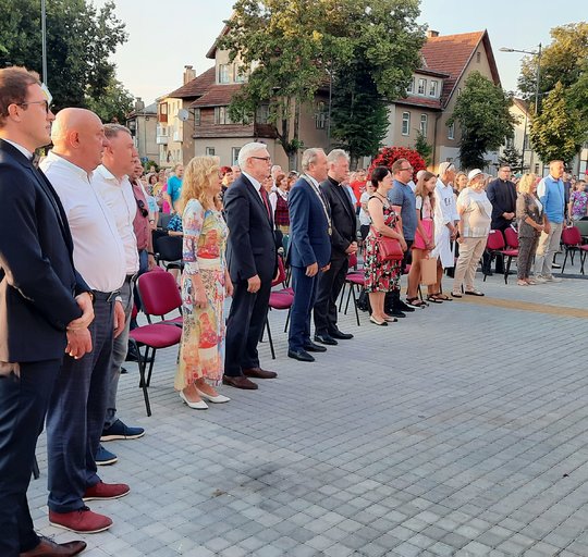Šilutiškiai paminėjo   Valstybės (Lietuvos Karaliaus Mindaugo karūnavimo) dieną.