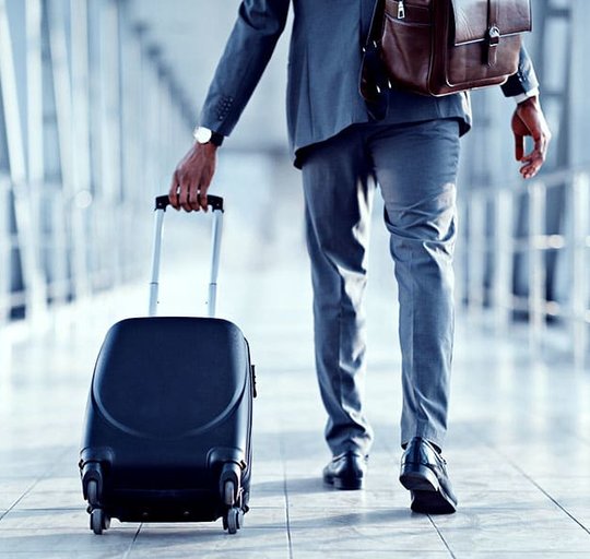 Išlieka ribojimai kelionėms iš trečiųjų šalių, tačiau nebereikės pildyti Keleivio anketos