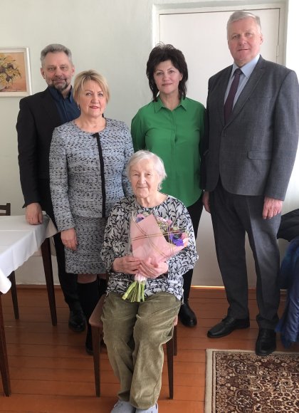 Juknaitiškė pasveikinta 90-ojo gimtadienio proga 