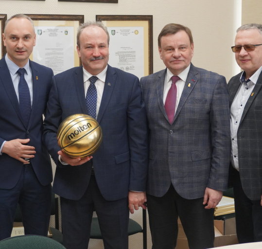 Lietuvos krepšinio šimtmečio proga Šilutėje įteikti apdovanojimai