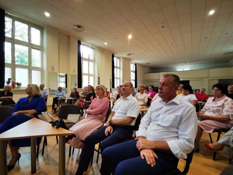 Ugdymo įstaigų vadovų susitikime – apie pasiruošimą naujiems mokslo metams