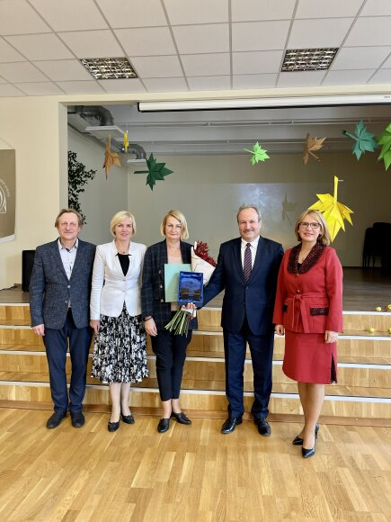 Kviečiame teikti kandidatūras Šilutės rajono METŲ MOKYTOJO vardo suteikimui ir premijai gauti