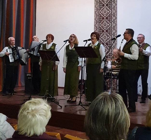 Žemaičių Naumiestyje - Pamario krašto liaudiškos muzikos kapelų pasirodymai