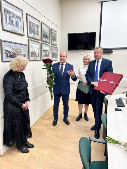 Už ilgametį darbą padėkota Birutei Servienei