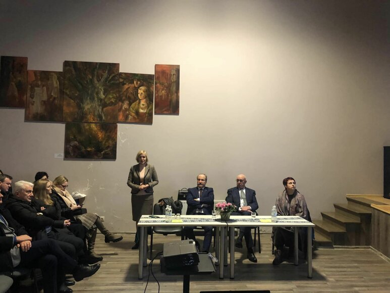 Savivaldybės vadovai įpusėjo ataskaitų pristatymą seniūnijų  gyventojams