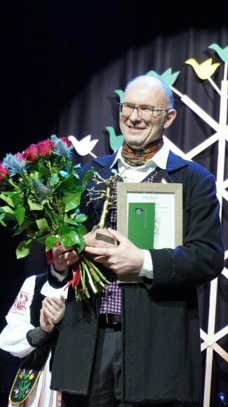 Vasario 16-ąją "Lietuvininkų vilties" premija įteikta Laimondui Tarozai