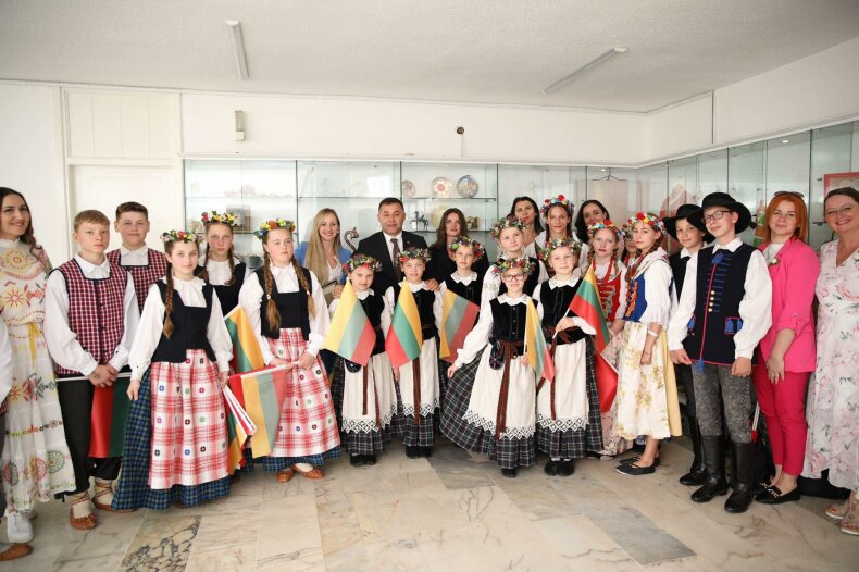 Kintų šokėjai dalyvavo Nacionalinio suvereniteto ir vaikų festivalyje Alanijoje