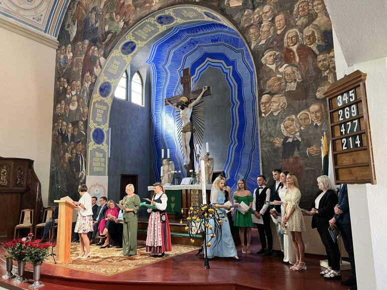 Pirmosios gimnazijos abiturientų brandos dienos šventė