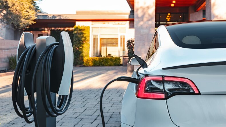 Skelbiamas planuojamų įrengti viešųjų elektromobilių įkrovimo stotelių Šilutės rajono...