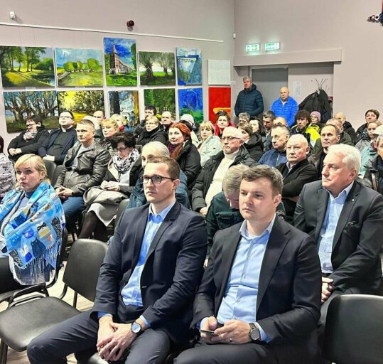 Savivaldybės vadovai veiklos ataskaitą pristatė Rusnės bendruomenės nariams