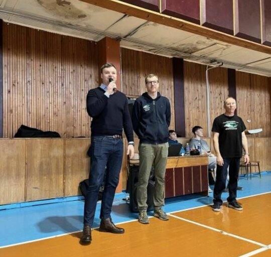 Šilutėje – pirmosios Lietuvos moksleivių sklandytuvų modelių F1N uždarose patalpose išsilaikymo...
