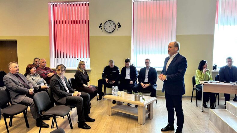 Savivaldybės vadovai susitiko su Saugų seniūnijos gyventojais