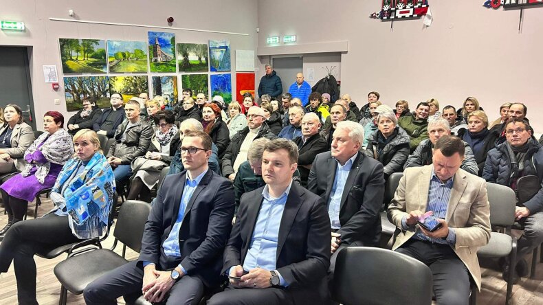 Savivaldybės vadovai veiklos ataskaitą pristatė Rusnės bendruomenės nariams