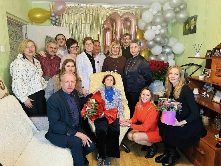 100-ojo jubiliejaus proga pasveikinta šilutiškė Emilija Baikauskienė