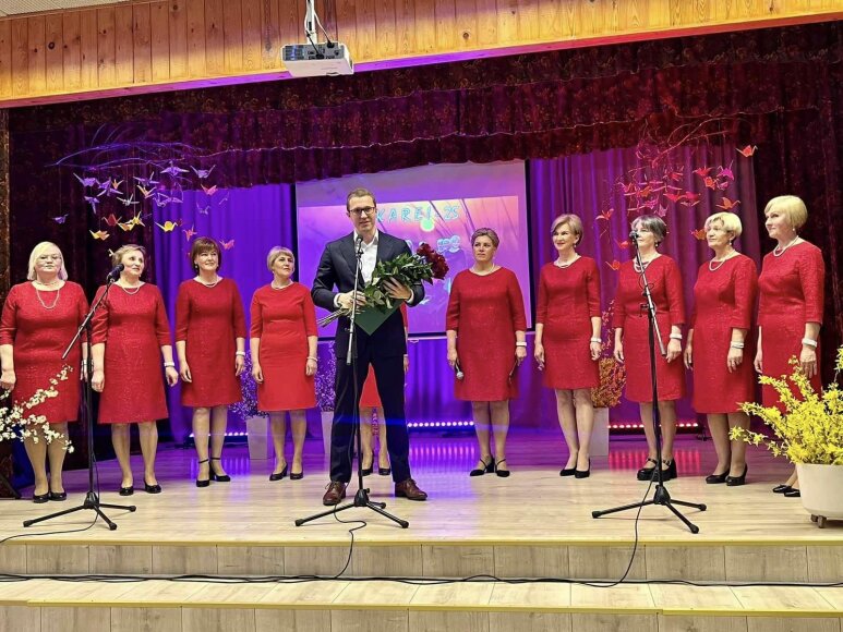 Saugų moterų vokalinis ansamblis ,,Vakarė” paminėjo 25 metų veiklos sukaktį