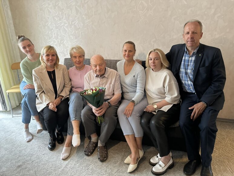 90-ojo jubiliejaus proga pasveikintas šilutiškis Zigmas Dapkus