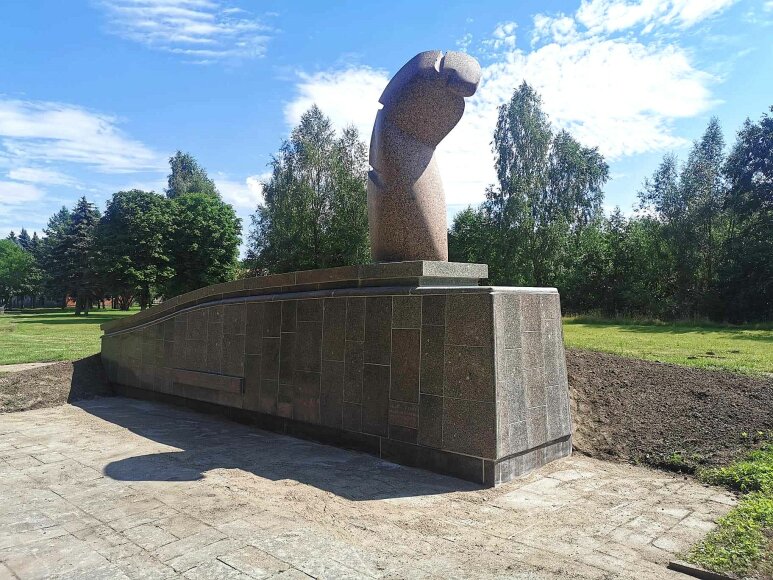 Atnaujinta istorinė skulptūra „Pūga“