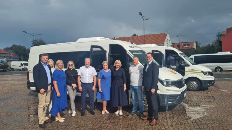 Saugų ir Traksėdžių ugdymo įstaigoms - nauji mokykliniai autobusiukai