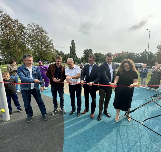 Pagryniuose atidaryta nauja vaikų žaidimų aikštelė