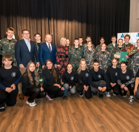 Savivaldybės vadovai pasveikino iniciatyvų Šilutės krašto jaunimą