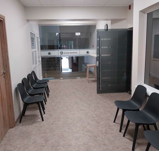 Šilutės miesto socialinių išmokų specialistai keliasi į naujas patalpas