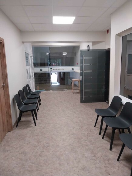 Šilutės miesto socialinių išmokų specialistai keliasi į naujas patalpas