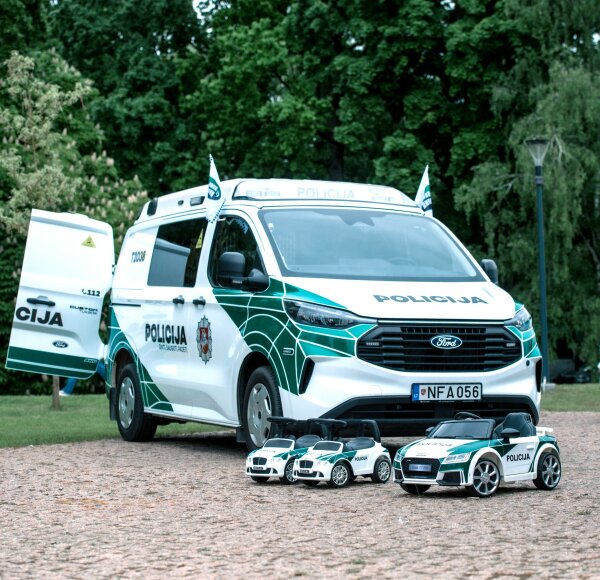 Sveikinimas policijos pareigūnams
