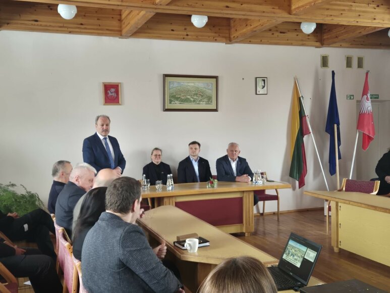 Savivaldybės vadovų susitikimas su Juknaičių seniūnijos gyventojais